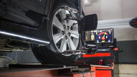 Setting wheel alignment correctly Setting wheel alignment correctly