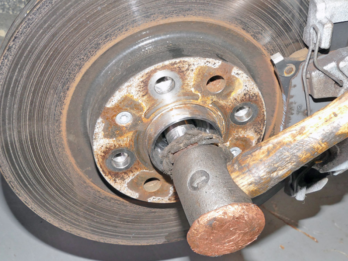 Removing the driveshaft from the hub